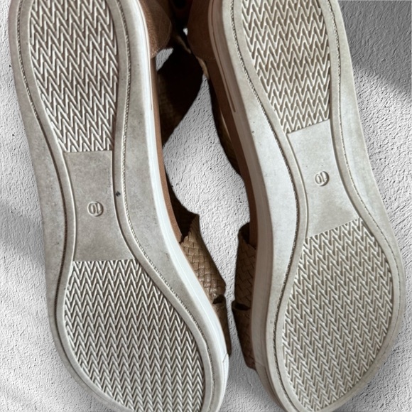 Eileen Fisher Sport Tumbled Nubuck Sneaker Sandal 10 EUC Tan walking